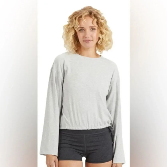 Vuori Mudra Ribbed Crew Long Sleeve Gray Size Small - Picture 2 of 8